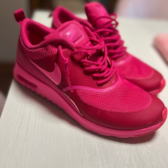 Nike Women's Air Max Thea Fuchsia Athletic Shoes - Picture 2 of 6